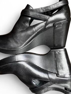 Women’s Black Wedge Cutout Ankle Shoes